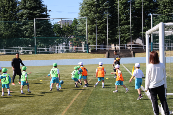 年長男児によるサッカー大会を開催しました